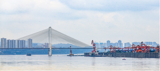 集團全力助推四川自貿試驗區川南臨港片區委托招商引資，以“三區合一”打造發展新增長極