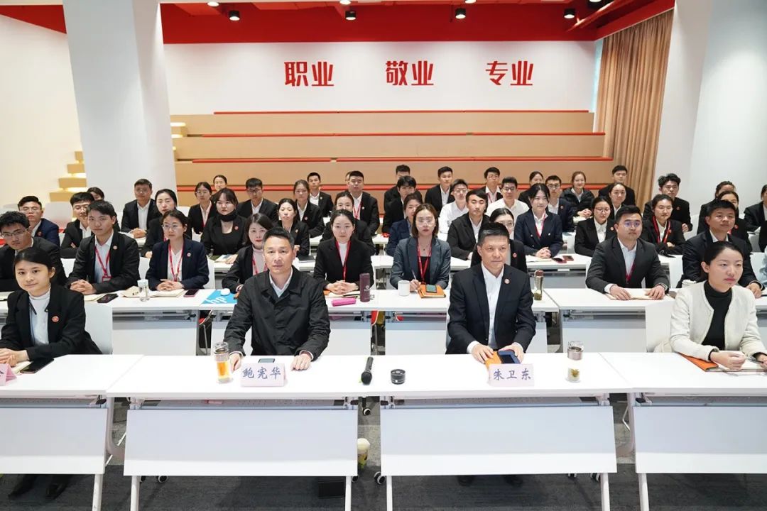 走進東方龍、牽手東方龍、成就招商之路！4月中旬，集團31個優質投資選址項目成功通過評估